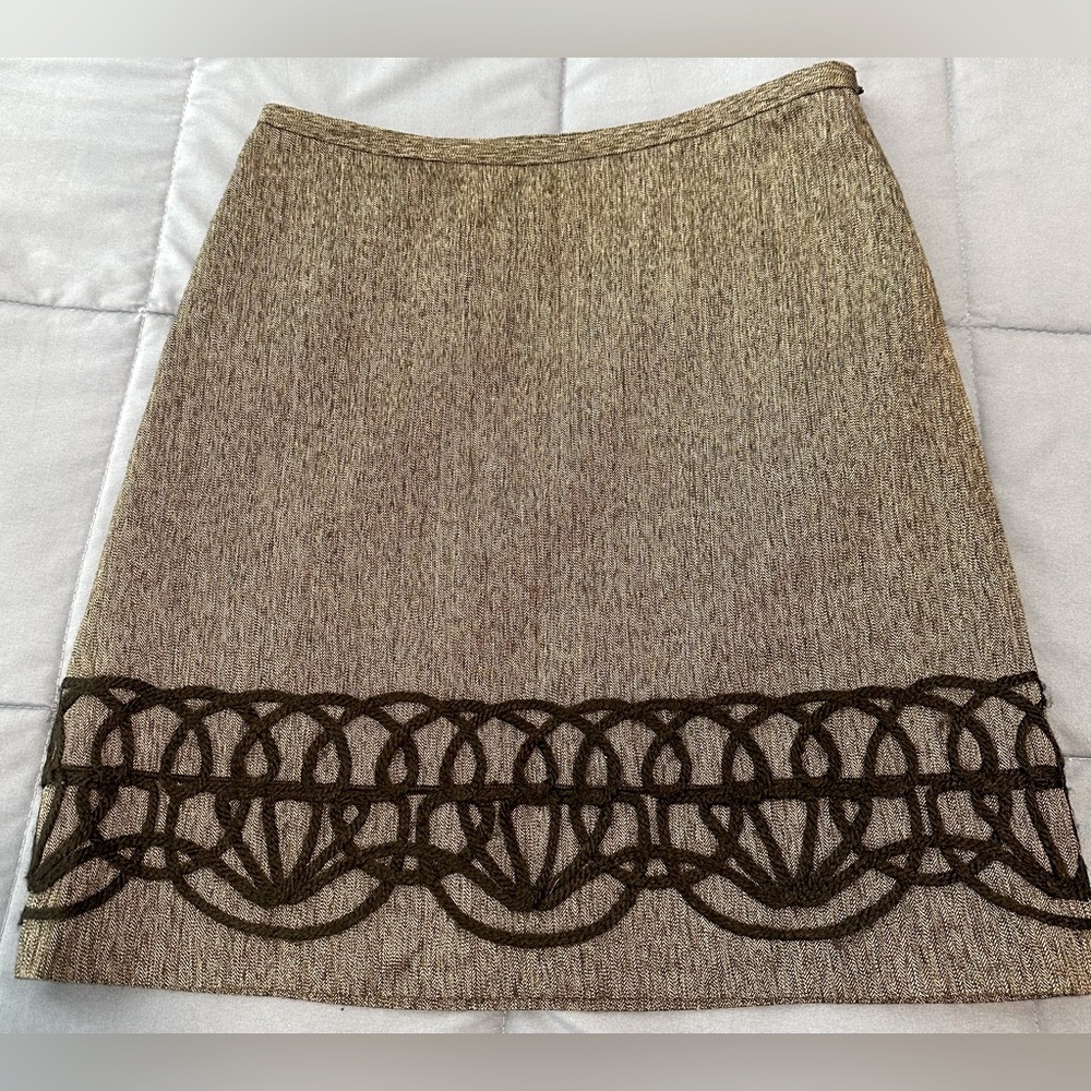 ANN TAYLOR LOFT size 4 gray and black slightly above knee skirt.  Fully lined.